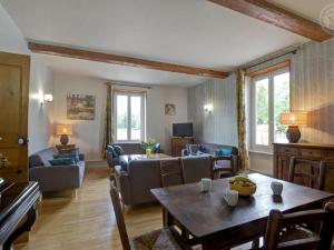 Gîte spacieux avec piscine et animaux acceptés pour 15 personnes - FR-1-496-265