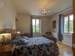Maisons de vacances Gite spacieux avec piscine, animaux acceptes, Wi-Fi et parking prive - FR-1-496-265 : photos des chambres
