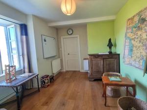 Maisons de vacances Gite familial spacieux, 14 pers, charme et confort - FR-1-496-349 : photos des chambres