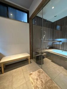 JR京都駅徒歩10分。お風呂が素敵な貸切一軒家。４人まで最適。