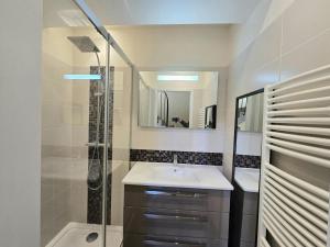 Maisons de vacances Maison en pierre - 3 chambres, Wifi, Animaux acceptes, Parking - FR-1-616-118 : photos des chambres