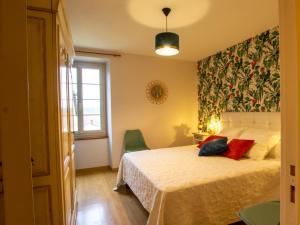Maisons de vacances Maison familiale avec piscine privee, jeux pour enfants, salle de sport et Wifi en Dordogne - FR-1-616-70 : photos des chambres