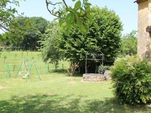 Maisons de vacances Maison perigourdine avec piscine et jardin a Saint-Avit-Senieur - FR-1-616-104 : photos des chambres