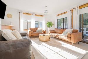 Tasman Breeze - Beachside Escape near Historic Site