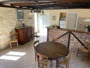 Maison de Charme avec Jardin à Jayac - FR-1-616-465