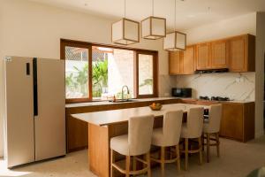 Luxury 3BR Villa with Sauna, Ice Bath & Rooftop Sunset Lounge in Uluwatu