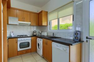 Villa Camelia by Villa Plus