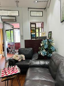 Heart of Quarter Balcony, Projector2