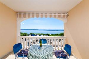 One-Bedroom Apartment Crikvenica 6