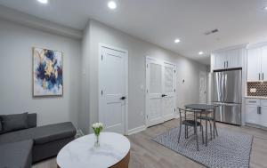 NICE 1BR Apartment near Metro