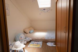 Anhe House Cute Character Style Entire House for 8 Near Public Transport 6 min Walk &2 Baths 2 Toilets Family Friendly