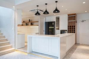 Charming white Saigon Penthouse 4 bed 4 bath