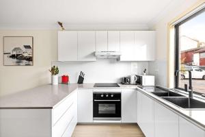 Tranquil Double Room - Walk to Train & Cabramatta Eats - Shared Bathroom