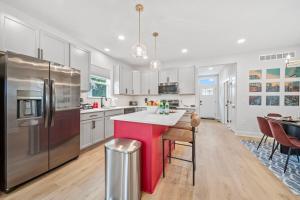 Hot Tub - Mins to Short North - Retro Game Room