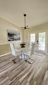 Casita Linda 3BR 2BA Home with Heated Pool and Lush Backyard