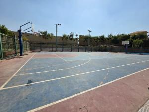 Elegant ground flat in Compound