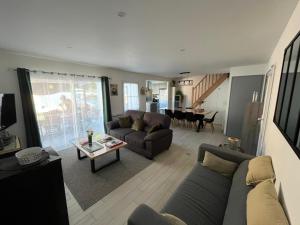 Maisons de vacances Belle maison a Barbatre, 800m plage, pour 7 personnes avec jardin clos, terrasse et WiFi gratuit - FR-1-823-69 : photos des chambres