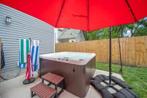 Hot Tub - Mins to Short North - Retro Game Room