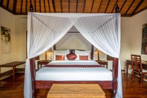 Villa Saffron Seminyak Bali