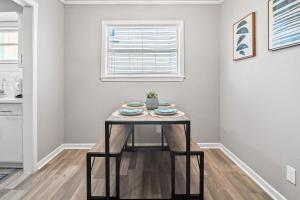 Chic 1 BDR on Westheimer - 92 Walk Score - Free Parking - Free Wifi