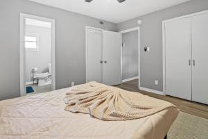 Chic 1 BDR on Westheimer - 92 Walk Score - Free Parking - Free Wifi