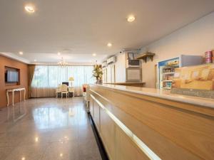 Romance Hotel Srinakarin