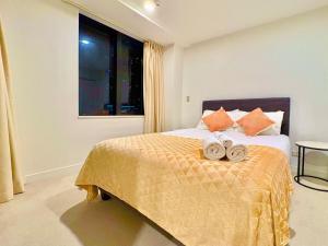 High-Floor 2BR Apartment Near Sky Tower Pool Gym