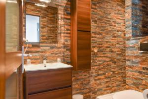 Hotels Logis Hotel Restaurant Mar I Sol : photos des chambres