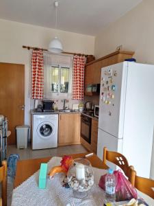 ισόγειο διαμέρισμα με αυλή στην περιοχή Κάππαρη κατάλληλο για οικογενεια