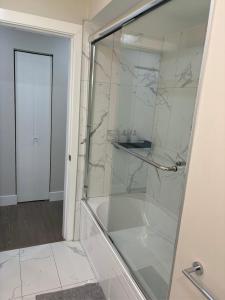 Cozy 3-Bedroom Retreat in Surrey Share Save