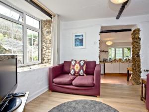 Stables - Uk31176