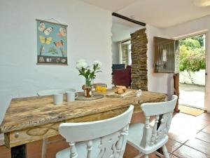 Stables - Uk31176
