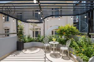 HighEnd 5MasterBR Building District 1