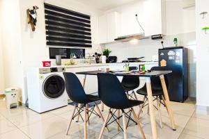 Fluffy Stay at Huni Setia Alam by HCK