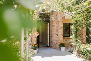 Pet friendly Close to Beach and Mount Coolum walking trail