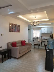 Blowsuites Furnished Apartment