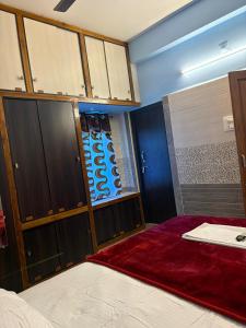 A Spacious 1 Bhk, Perfect for Piligrims" VRHS