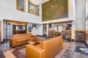 Days Inn by Wyndham Golden