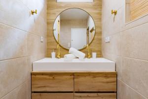 Appartements Plein centre - climatise - a proximite cite medievale : photos des chambres