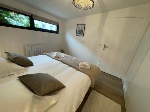 Villas Superbe loft lumineux a Caen, Loft : photos des chambres