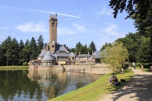 Charming Chalet on Park with Swimming Pool Restaurant and Bowling - Nationaal Park de Hoge Veluwe - Cozy Getaway Hoenderloo