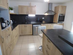 Villas Villa climatisee avec jardin, BBQ, piscine et parking : photos des chambres
