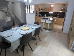 Villas Villa climatisee avec jardin, BBQ, piscine et parking : photos des chambres