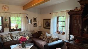 Křivoklátské Johnyho bydlení