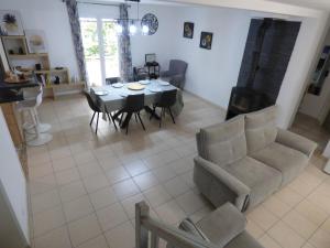 Villas Villa climatisee avec jardin, BBQ, piscine et parking : photos des chambres