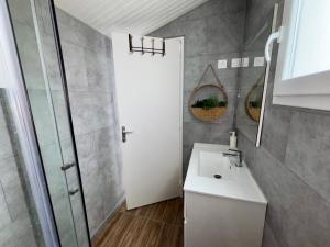 Appartements Les Flots de Barzan Appartement atypique avec vue mer : photos des chambres
