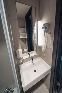 Komandu Sporta Spēļu Halles viesnīca