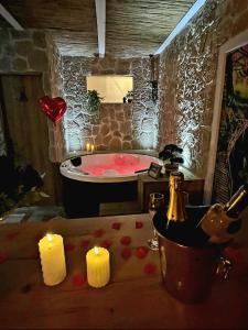 Appartements Les Spas de la mer, Suite & Spa, Love room, Plein Coeur du Grau : photos des chambres