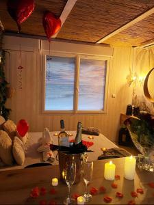 Appartements Les Spas de la mer, Suite & Spa, Love room, Plein Coeur du Grau : photos des chambres