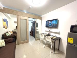 Pasay MOA Manila Bay Shore Residences Dynastel Staycation 1828